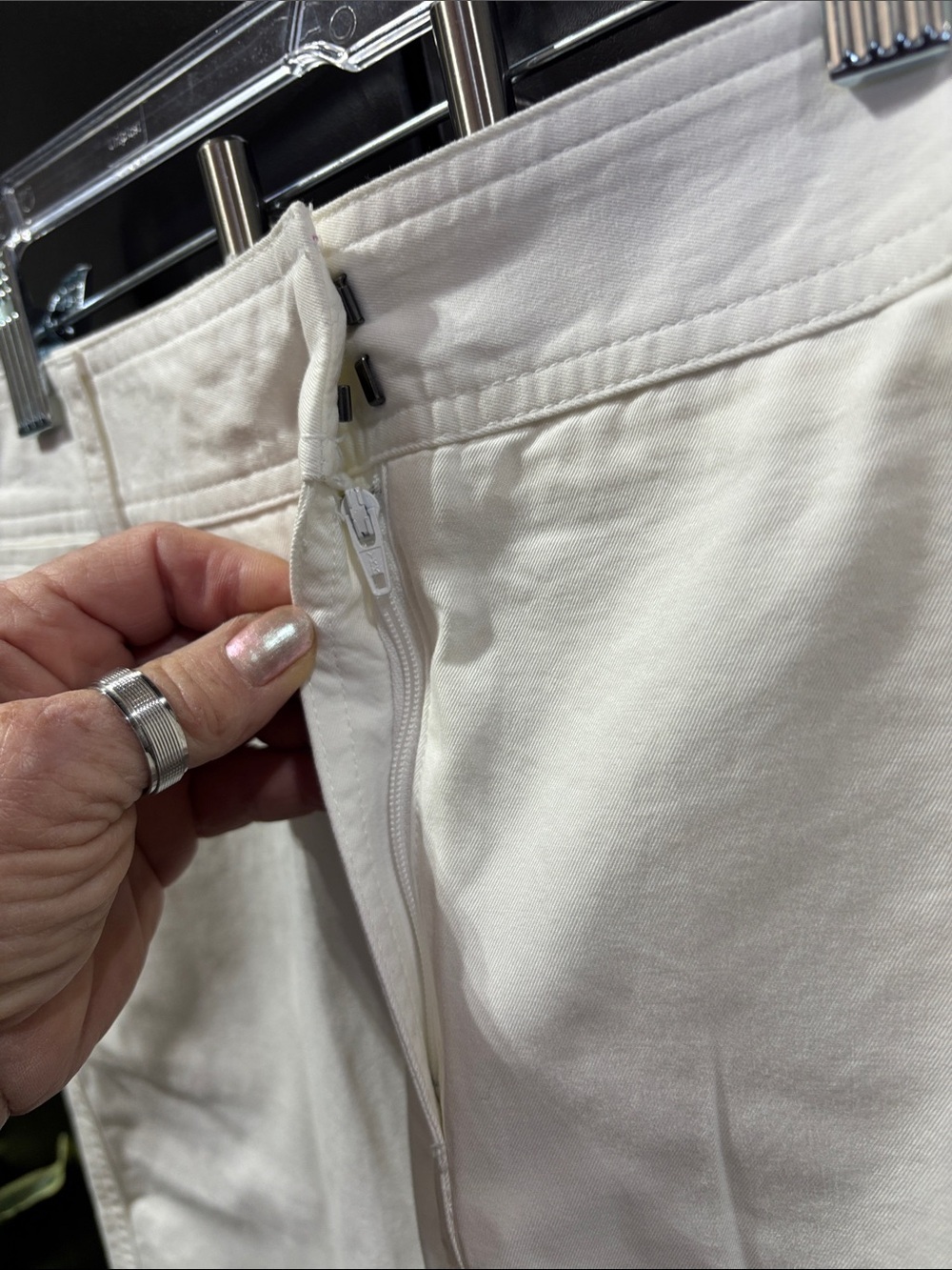 Lands End Chino Pencil,zipper,hip pockets,button back pockets, belt loop,slit - Picture 3 of 9